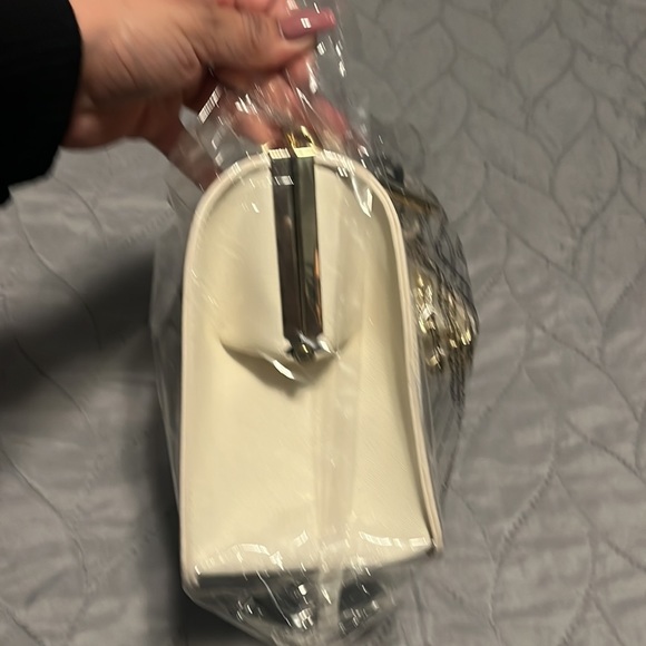 Poisoned Apple Crossbody – Snow White Purse & Coin Wallet - Picture 11 of 16